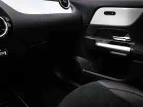 Mercedes-Benz GLA thumbnail 41