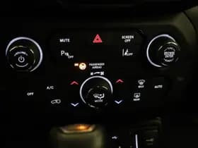 Jeep Renegade thumbnail 39