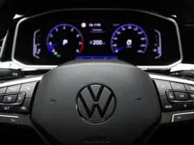 Volkswagen T-Roc thumbnail 32