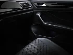 Volkswagen T-Roc thumbnail 34