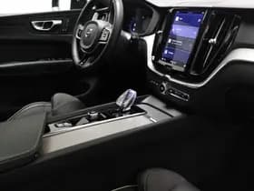 Volvo XC60 thumbnail 3