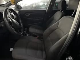 Kia Rio thumbnail 10