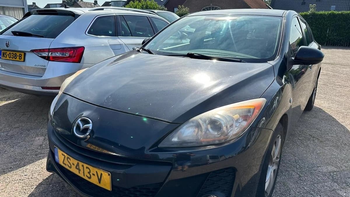 Mazda 3 — foto 1