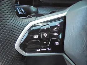 Volkswagen Golf thumbnail 27