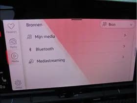 Volkswagen Golf thumbnail 37