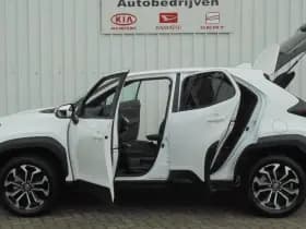 Toyota Yaris thumbnail 5