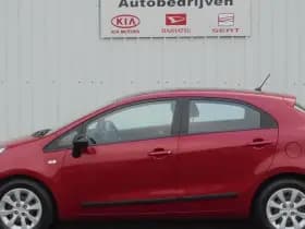 Kia Rio thumbnail 4