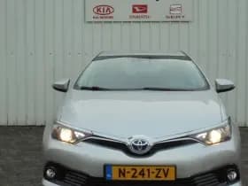 Toyota Auris thumbnail 2