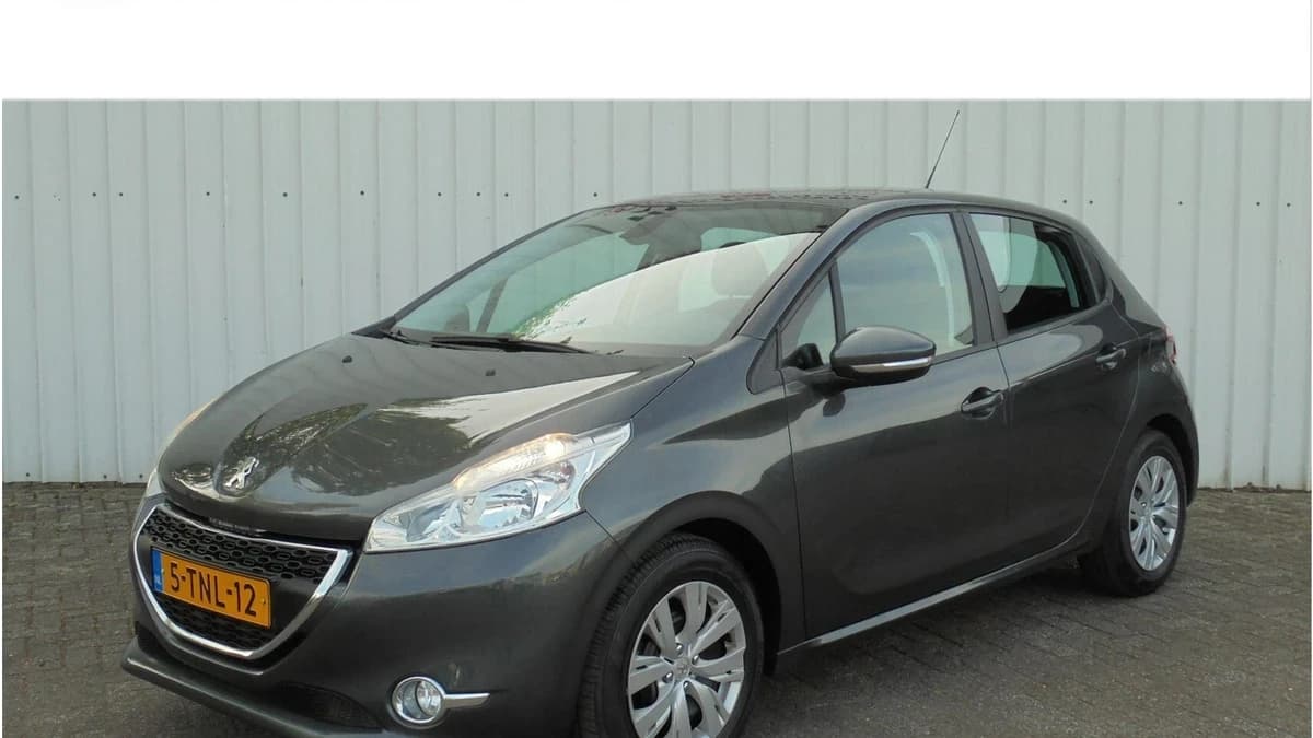 Peugeot 208 — foto 1