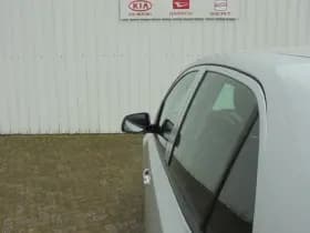 Kia Picanto thumbnail 11