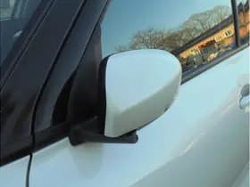 Suzuki Swift thumbnail 11