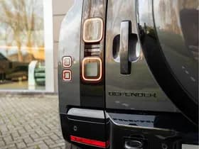 Land Rover Defender 110 P300e 110 X-Dynamic HSE thumbnail 32