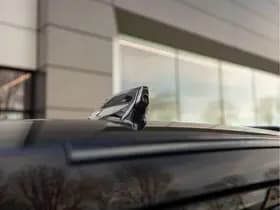 Land Rover Defender 110 P300e 110 X-Dynamic HSE thumbnail 35