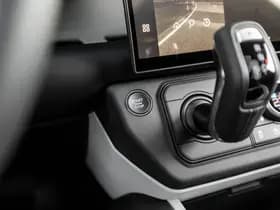 Land Rover Defender 110 P300e 110 X-Dynamic HSE thumbnail 38