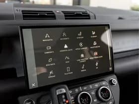 Land Rover Defender 110 P300e 110 Forest Edition thumbnail 13