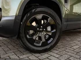 Land Rover Defender 110 P300e 110 Forest Edition thumbnail 17