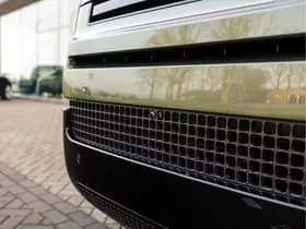 Land Rover Defender 110 P300e 110 Forest Edition thumbnail 22
