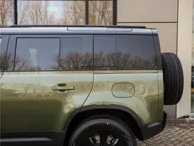 Land Rover Defender 110 P300e 110 Forest Edition thumbnail 24