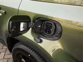 Land Rover Defender 110 P300e 110 Forest Edition thumbnail 25