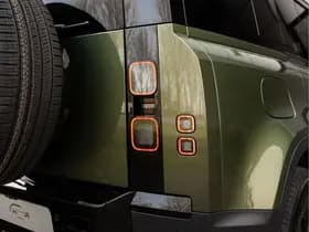 Land Rover Defender 110 P300e 110 Forest Edition thumbnail 29