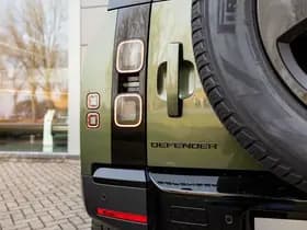 Land Rover Defender 110 P300e 110 Forest Edition thumbnail 31