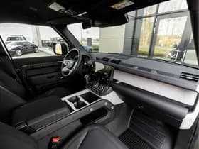 Land Rover Defender 110 P300e 110 Forest Edition thumbnail 45
