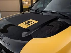 Land Rover Defender 110 P300e 110 Trophy Edition Deep Sandglow Yellow thumbnail 19