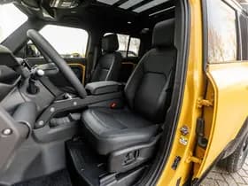 Land Rover Defender 110 P300e 110 Trophy Edition Deep Sandglow Yellow thumbnail 4