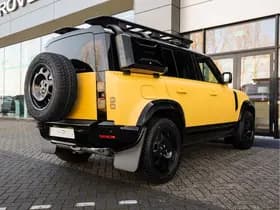 Land Rover Defender 110 P300e 110 Trophy Edition Deep Sandglow Yellow thumbnail 31