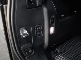 Land Rover Defender 110 P300e 110 Trophy Edition Deep Sandglow Yellow thumbnail 35