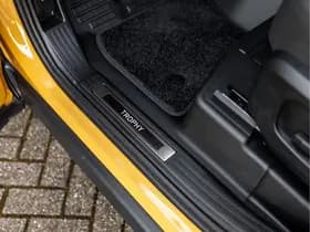 Land Rover Defender 110 P300e 110 Trophy Edition Deep Sandglow Yellow thumbnail 37