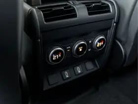 Land Rover Defender 110 P300e 110 Trophy Edition Deep Sandglow Yellow thumbnail 50