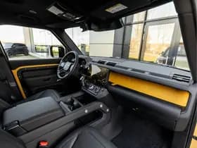 Land Rover Defender 110 P300e 110 Trophy Edition Deep Sandglow Yellow thumbnail 51