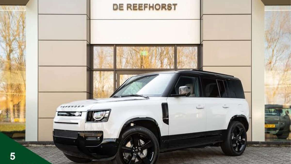 Land Rover Defender 110 2.0 P300e 110 Dynamic Edition — foto 1