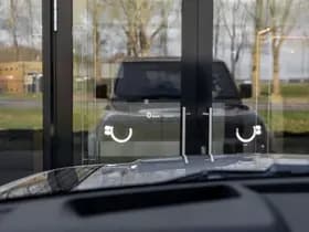 Land Rover Defender 110 2.0 P300e 110 Dynamic Edition thumbnail 36