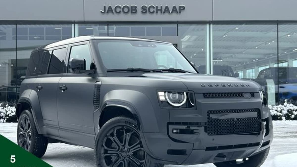 Land Rover Defender 110 4.4 P635 110 OCTA BLACK — foto 1