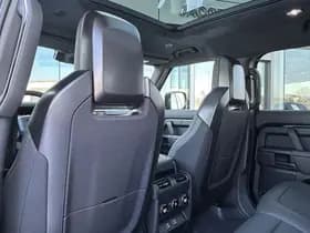 Land Rover Defender 110 4.4 P635 110 OCTA BLACK thumbnail 15