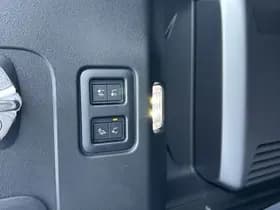 Land Rover Defender 110 4.4 P635 110 OCTA BLACK thumbnail 24