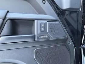 Land Rover Defender 110 4.4 P635 110 OCTA BLACK thumbnail 29