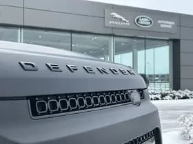 Land Rover Defender 110 4.4 P635 110 OCTA BLACK thumbnail 33