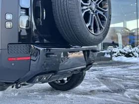 Land Rover Defender 110 4.4 P635 110 OCTA BLACK thumbnail 37