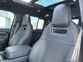 Land Rover Defender 110 4.4 P635 110 OCTA BLACK thumbnail 9