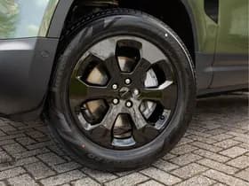 Land Rover Defender thumbnail 17