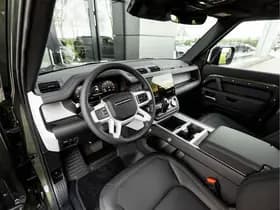 Land Rover Defender thumbnail 3
