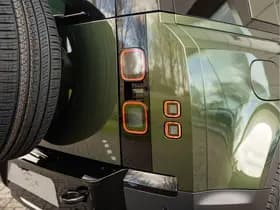 Land Rover Defender thumbnail 28