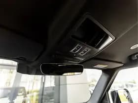 Land Rover Defender thumbnail 37