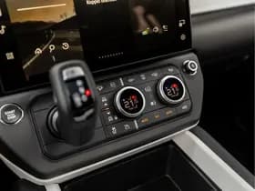 Land Rover Defender thumbnail 40