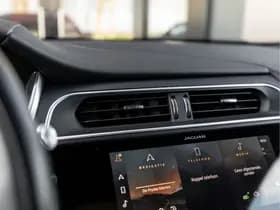 Jaguar I-Pace thumbnail 35