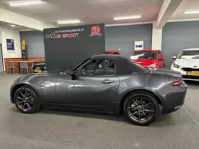 Mazda MX-5 thumbnail 3