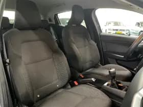 Renault Clio thumbnail 24